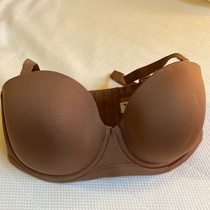 Like new Wacoal strapless/convertible bra 34DDD